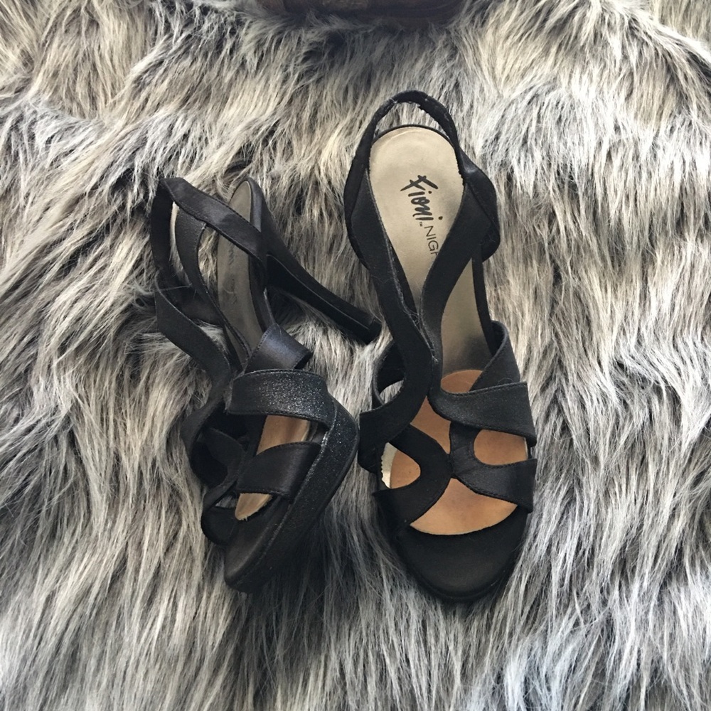 Fioni Black Heels